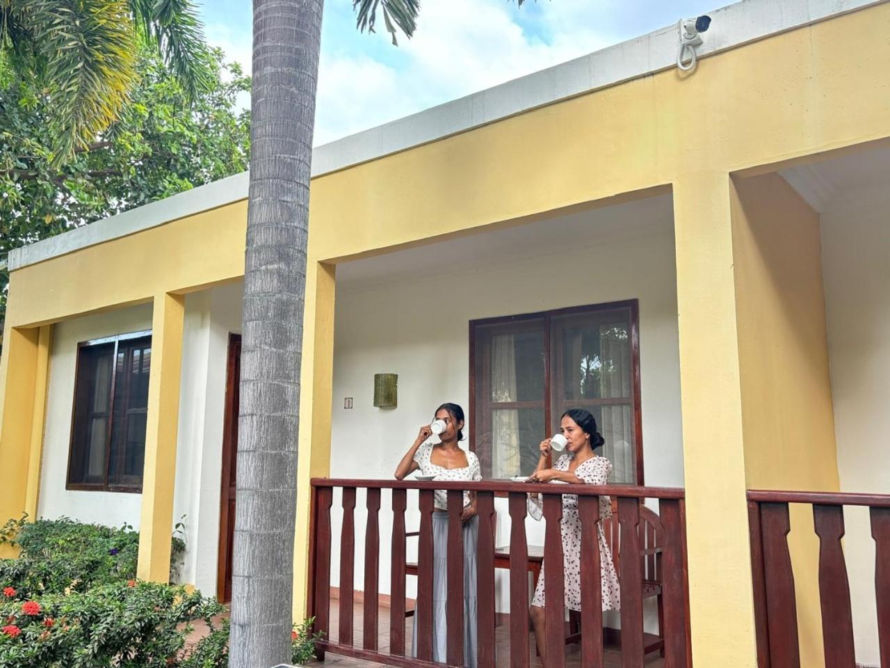 Palm Malinamoc Hotel Dili Extérieur photo